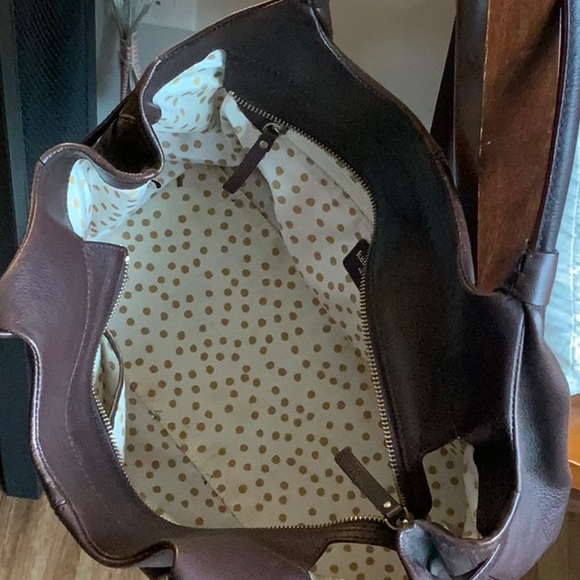 Kate Spade brown lightly pebbled shoulder bag. - Picture 5 of 5